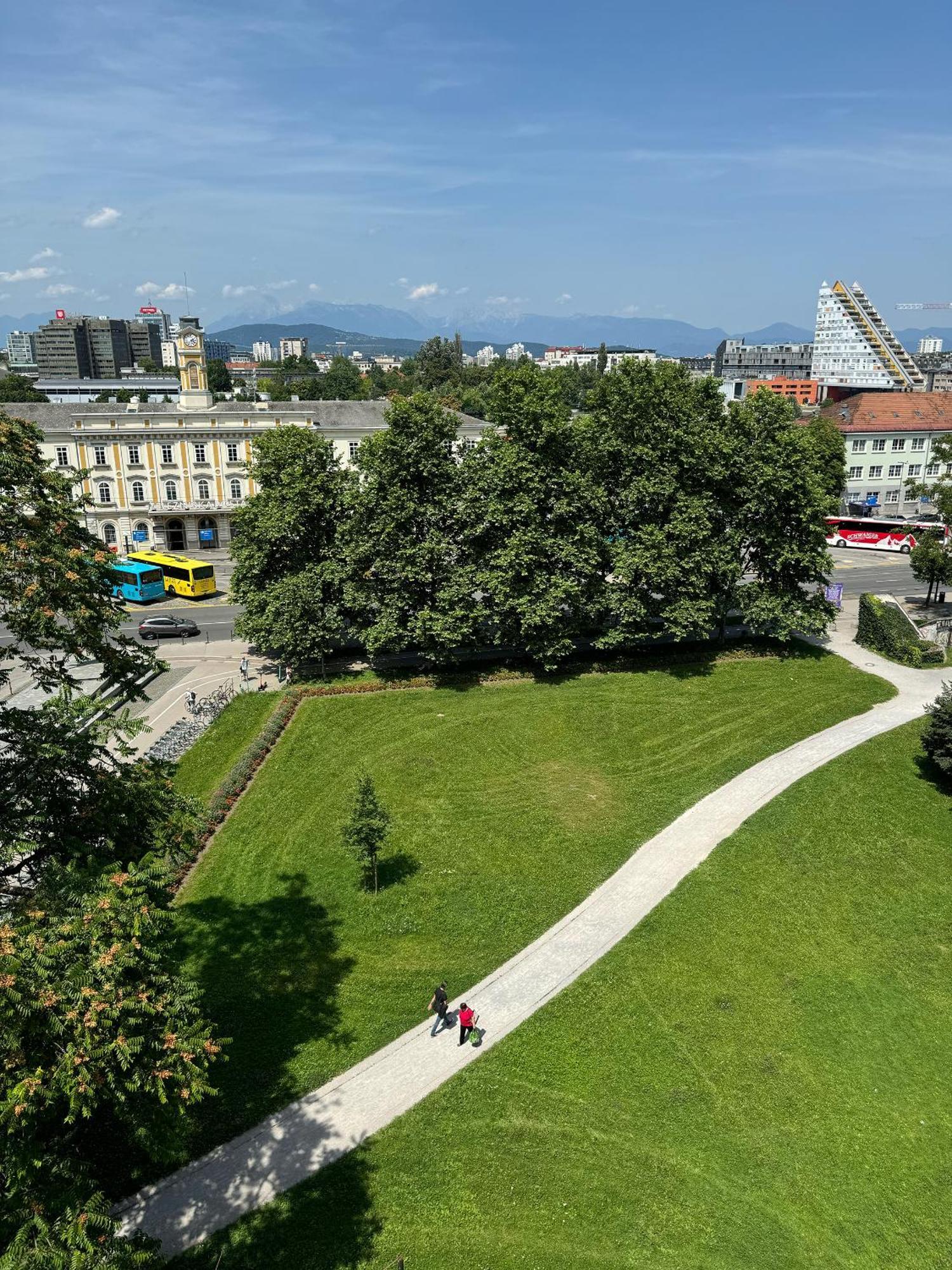 Luxe Penthouse With A Castle View Ljubljana Bagian luar foto