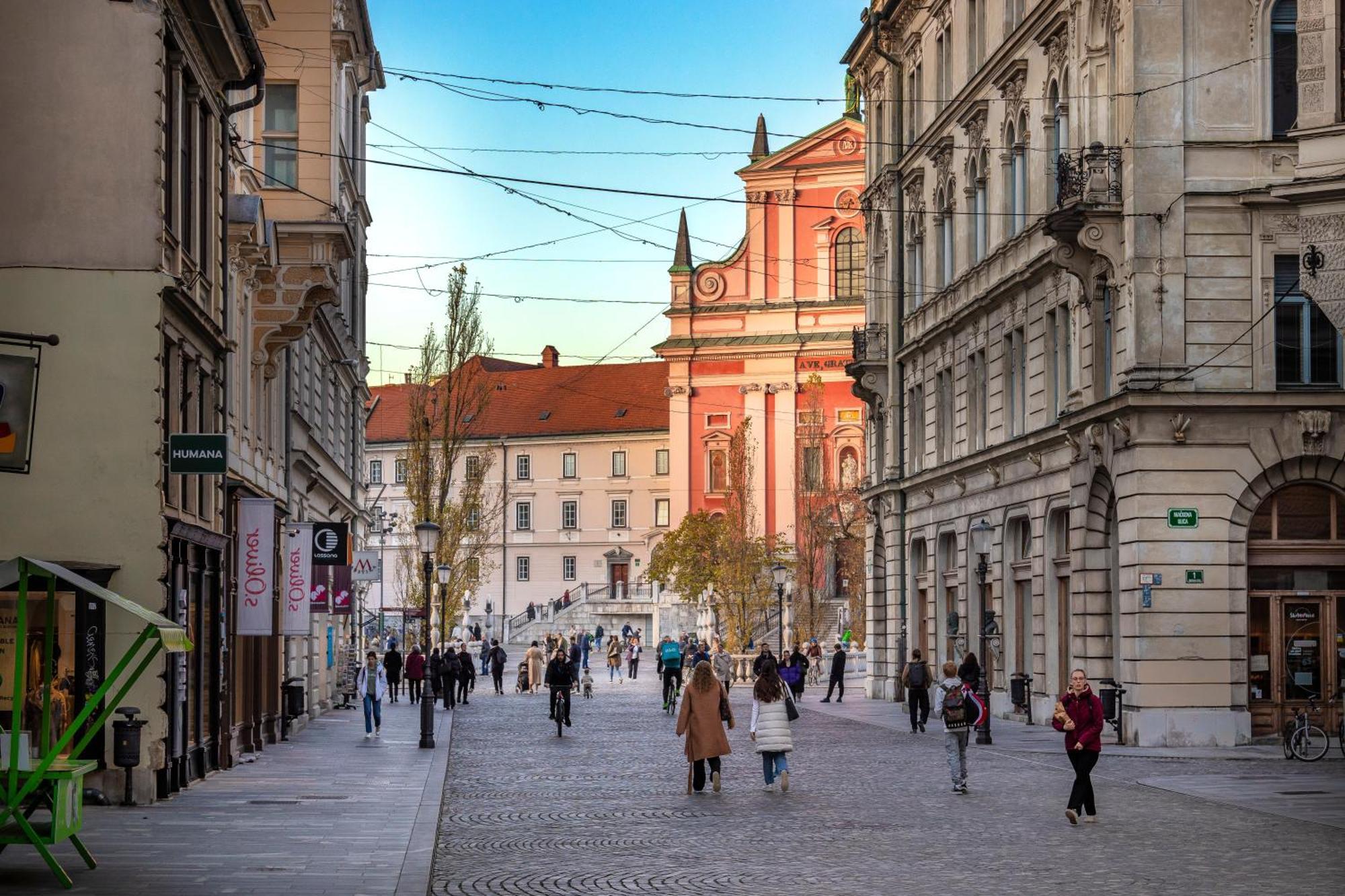 Luxe Penthouse With A Castle View Ljubljana Bagian luar foto