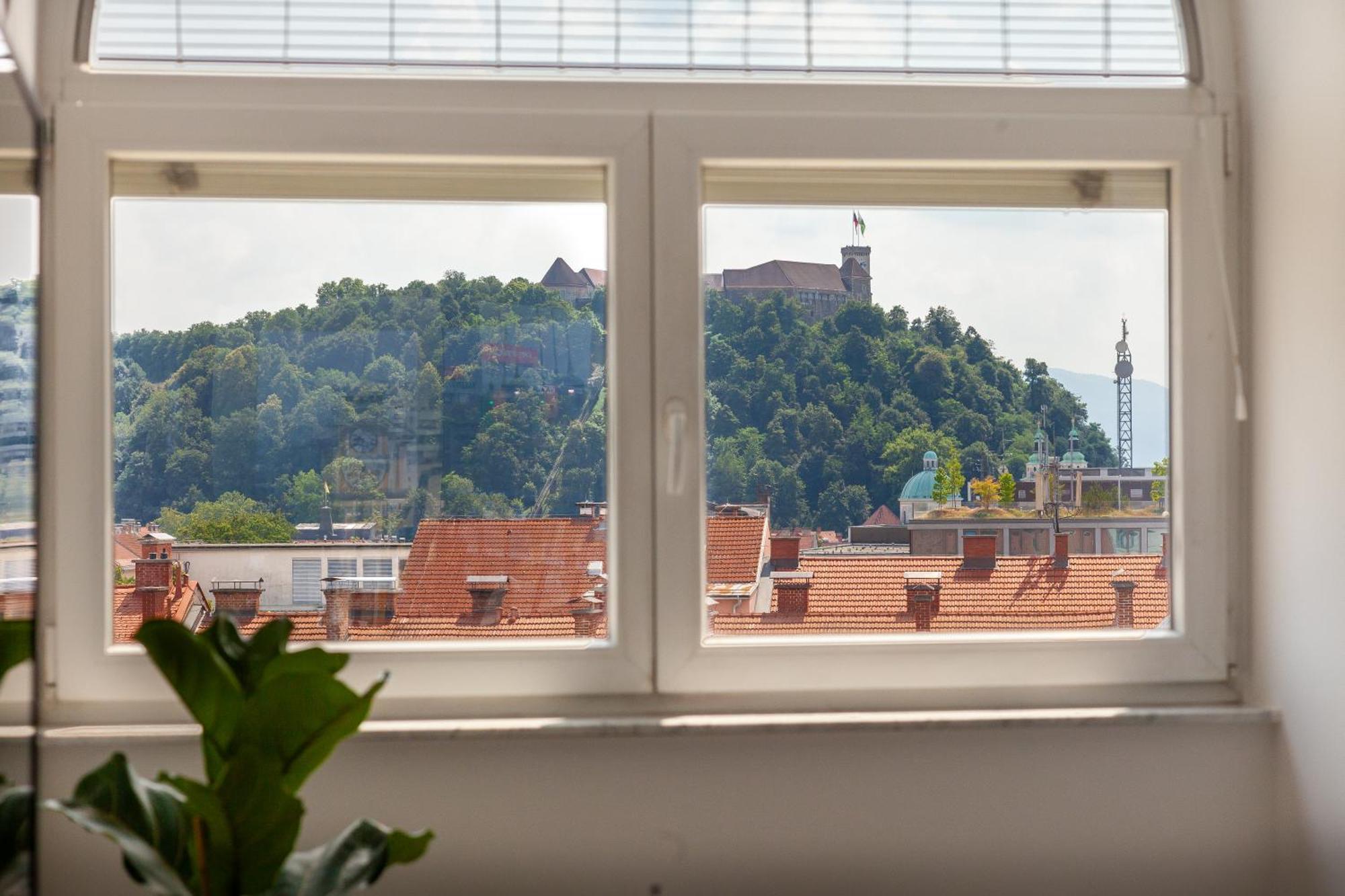 Luxe Penthouse With A Castle View Ljubljana Bagian luar foto